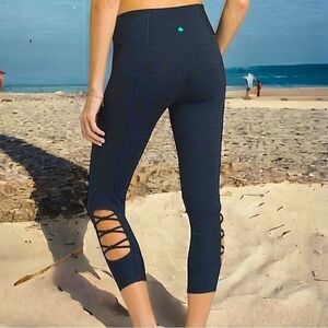 Women Activewear PRANA High Waisted Itzel Capri Highland Green Cropped Leggings